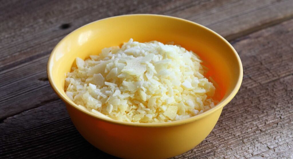 lanolin-raw-in-a-bowl